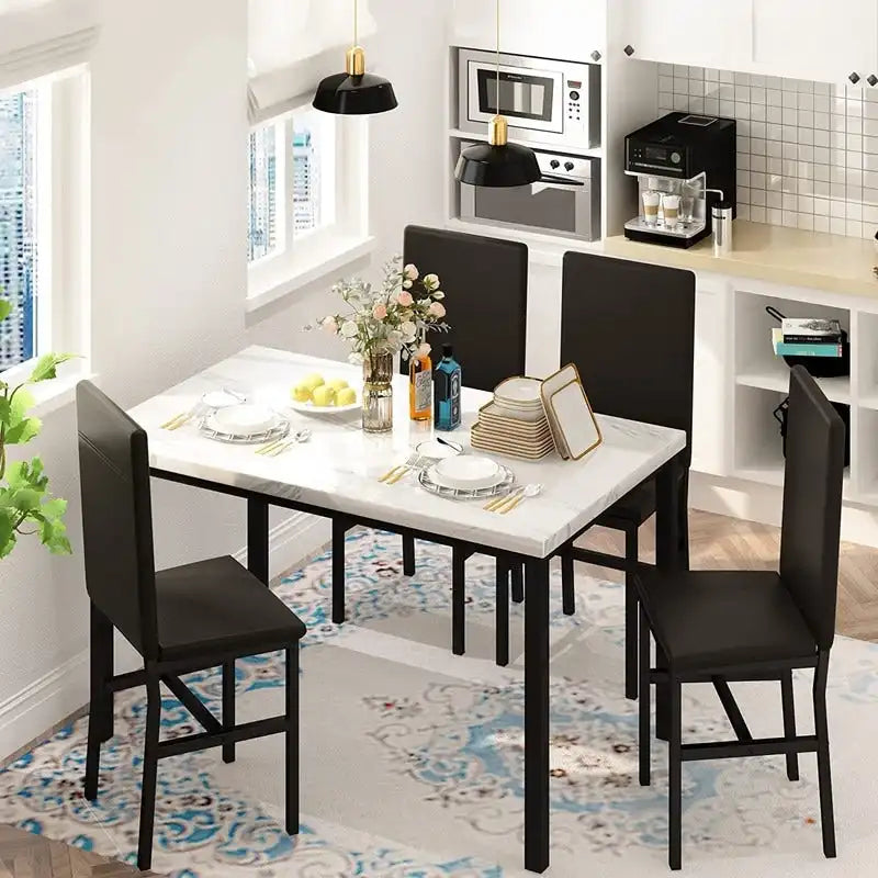 Set da pranzo 5 pezzi in simil marmo con 4 sedie imbottite in pelle PU